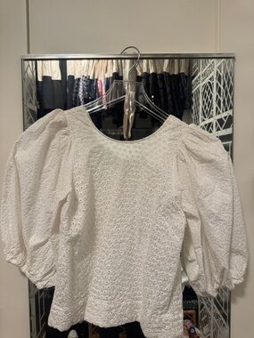 Zara White Eyelet Puff Sleeve Blouse